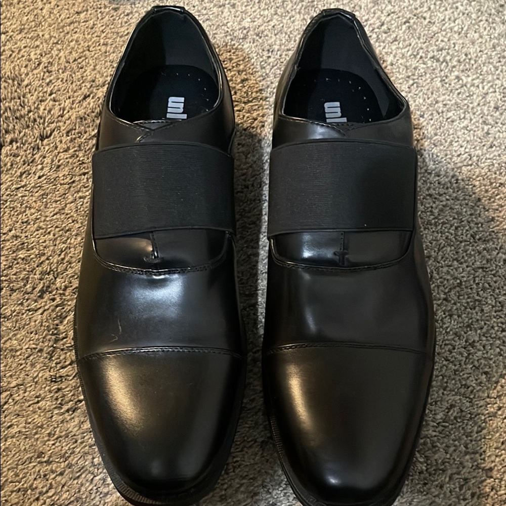 New without box men’s black dress shoes. Brand is unlisted by Kenneth Cole.